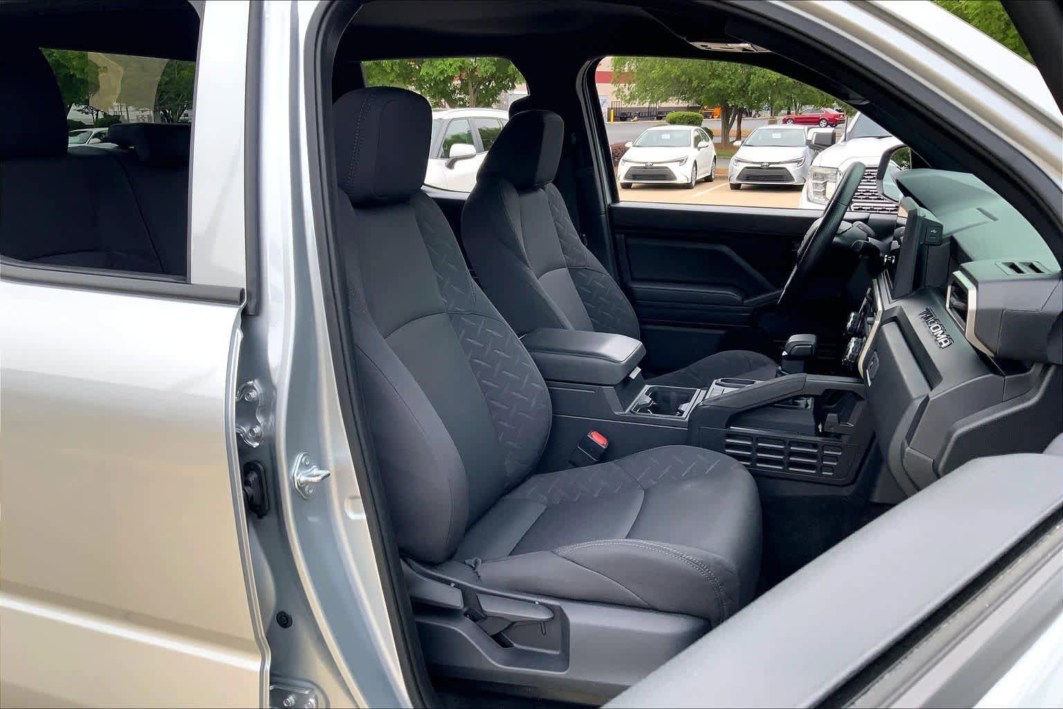 Used 2025 Toyota Tacoma SR RWD image 9