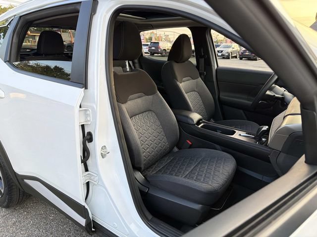 Used 2025 Nissan Kicks SV w/ SV Premium Package AWD/4WD image 11