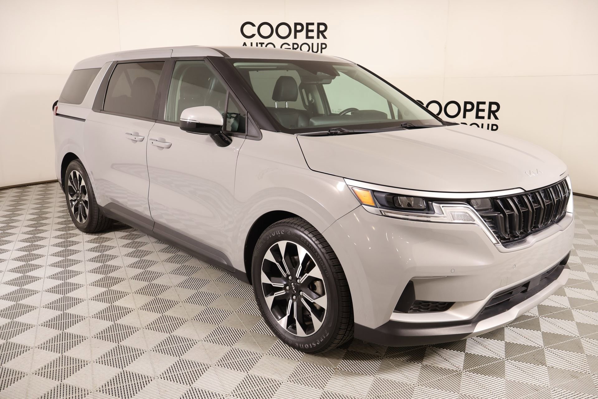 Used 2022 Kia Carnival EX