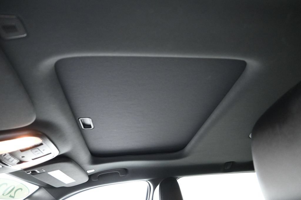 Used 2024 Dodge Durango GT RWD image 11