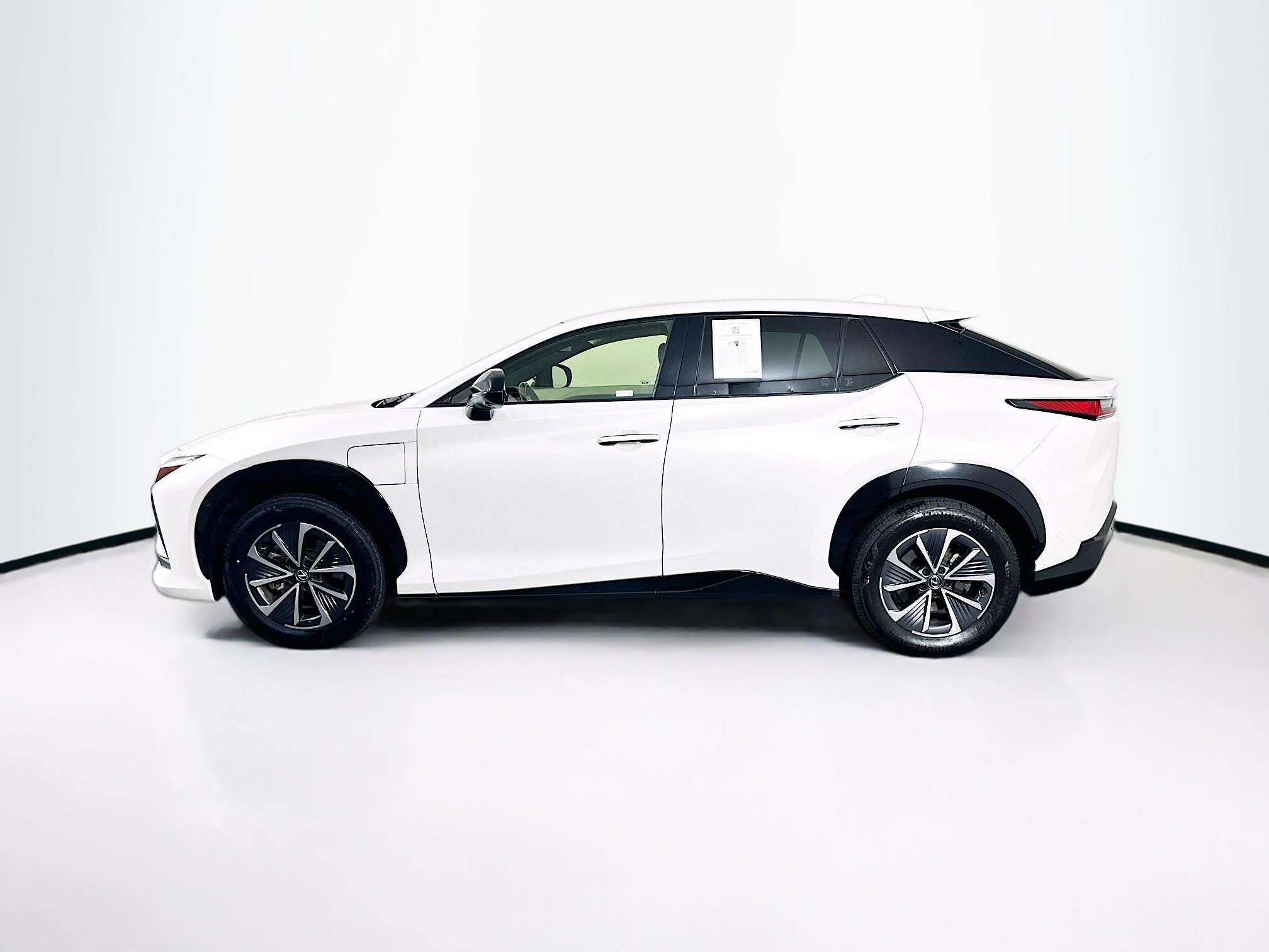 Used 2023 Lexus RZ 450e Premium w/ Technology Package AWD/4WD image 4