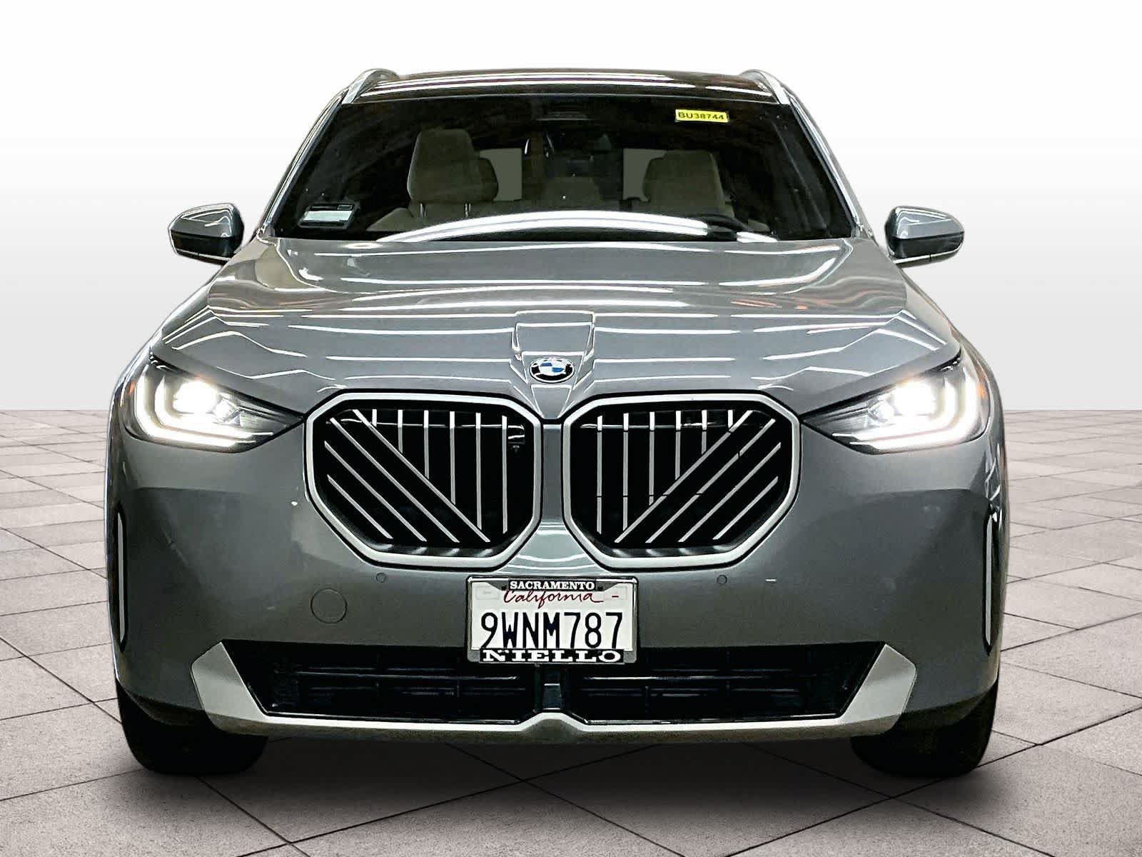 Used 2026 BMW X3 xDrive30i w/ Premium Package AWD/4WD image 3