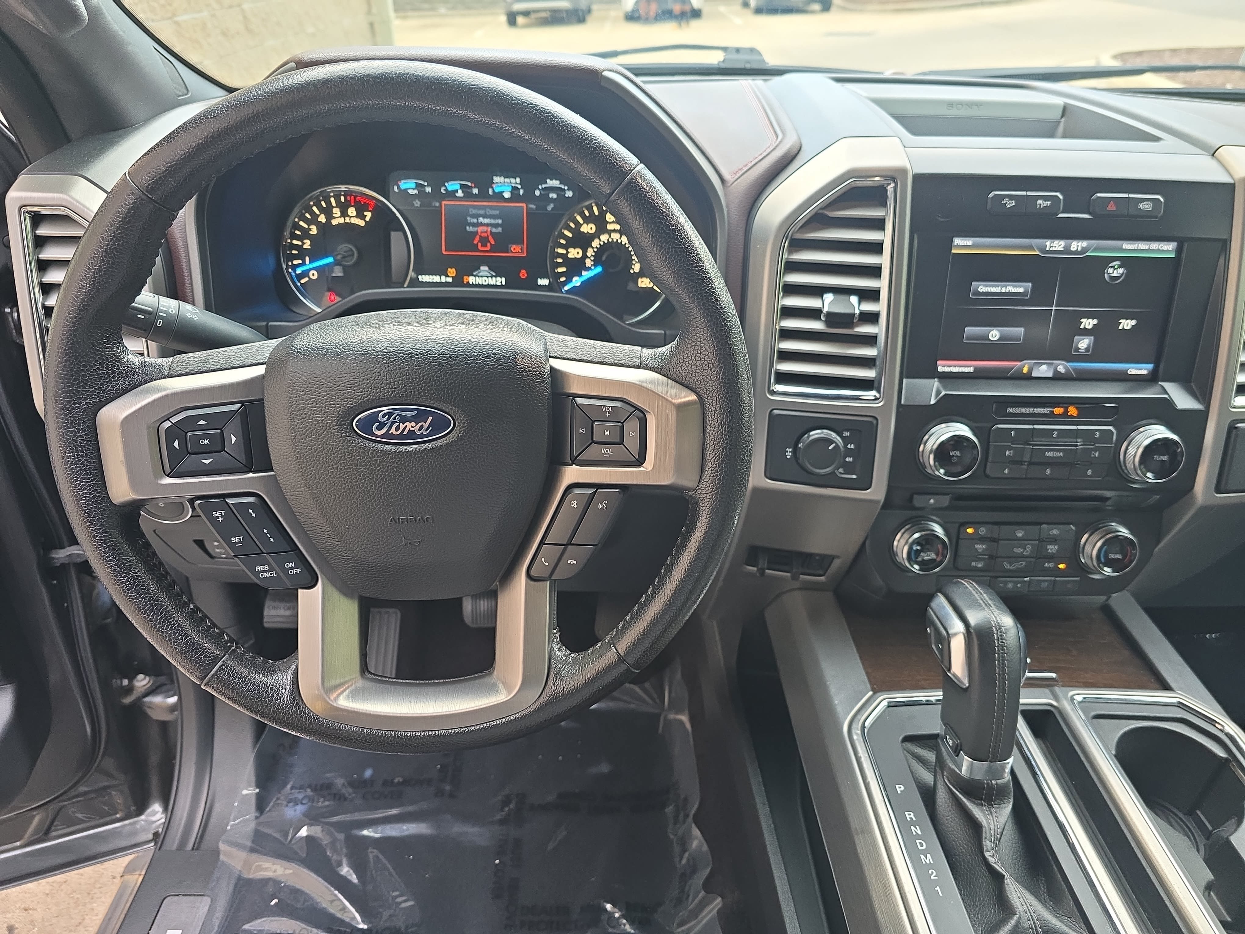 Used 2015 Ford F150 Platinum w/ Equipment Group 701A Luxury AWD/4WD image 15