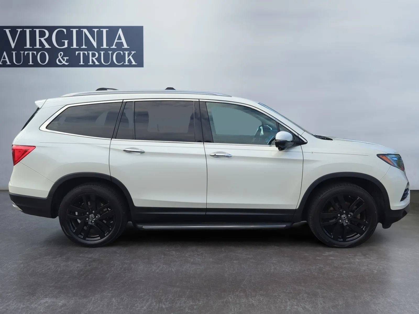 Used 2017 Honda Pilot Touring image 7