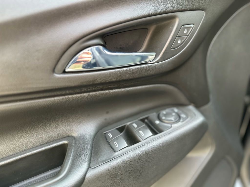 Used 2021 Chevrolet Equinox LT image 29