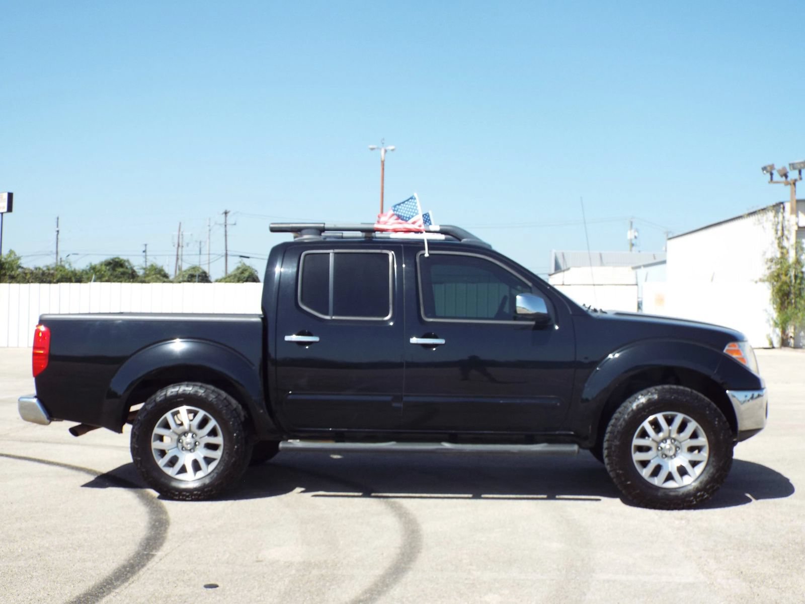 Used 2011 Nissan Frontier SL w/ Moonroof Pkg RWD image 4