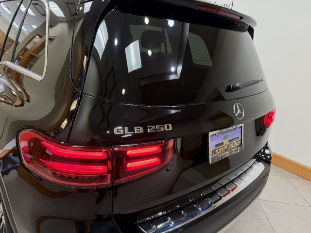 Used 2024 Mercedes-Benz GLB 250 image 27