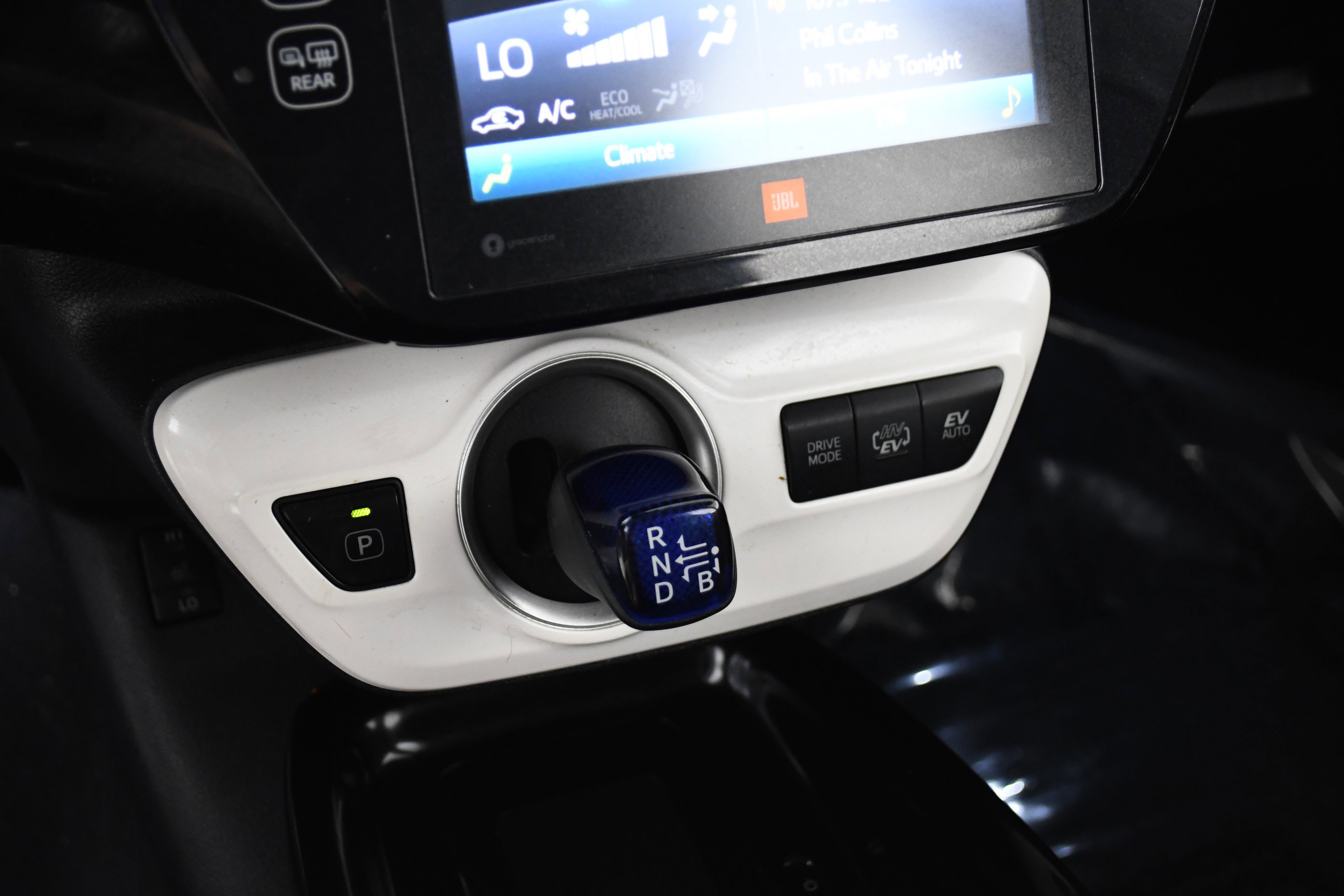 Used 2017 Toyota Prius Prime Advanced image 14