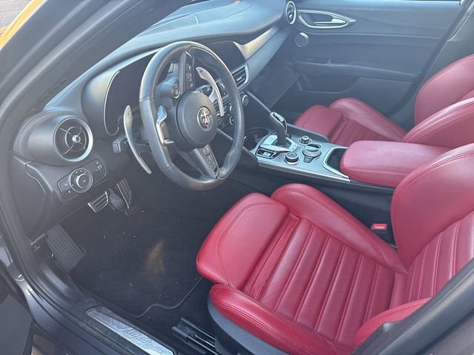 Used 2024 Alfa Romeo Giulia Veloce image 9