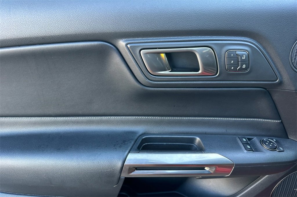 Used 2020 Ford Mustang Shelby GT500 w/ Technology Package image 13