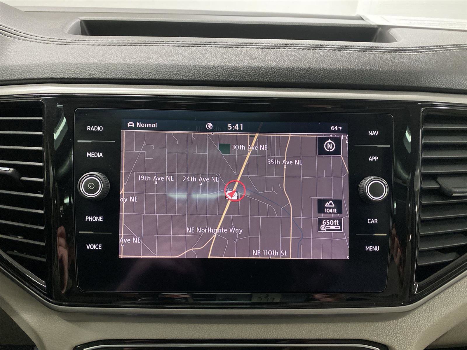 Used 2020 Volkswagen Atlas SEL image 24