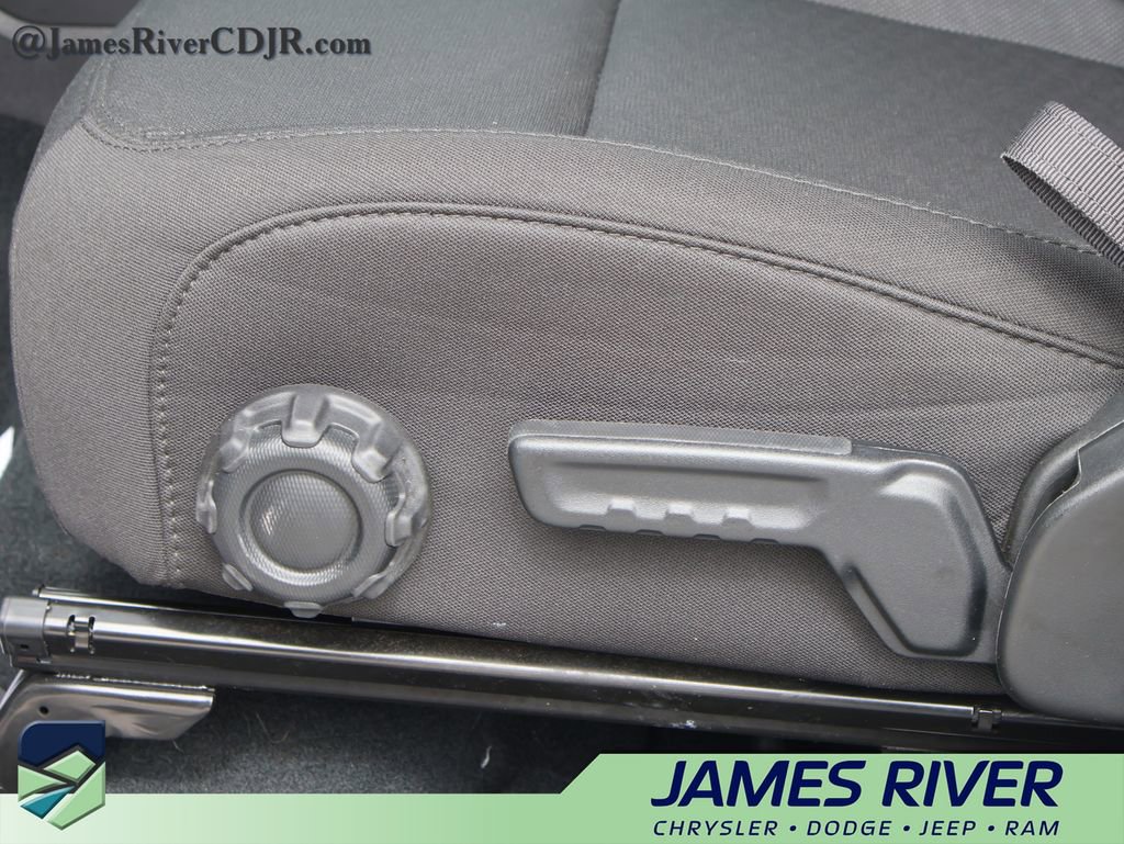 Used 2023 Jeep Wrangler Unlimited w/ Cold Weather Group AWD/4WD image 23