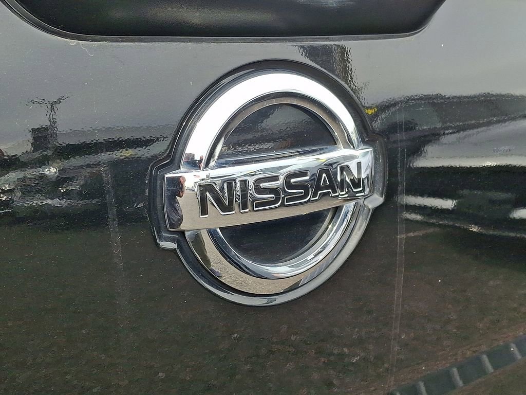 Used 2017 Nissan Titan SV image 29