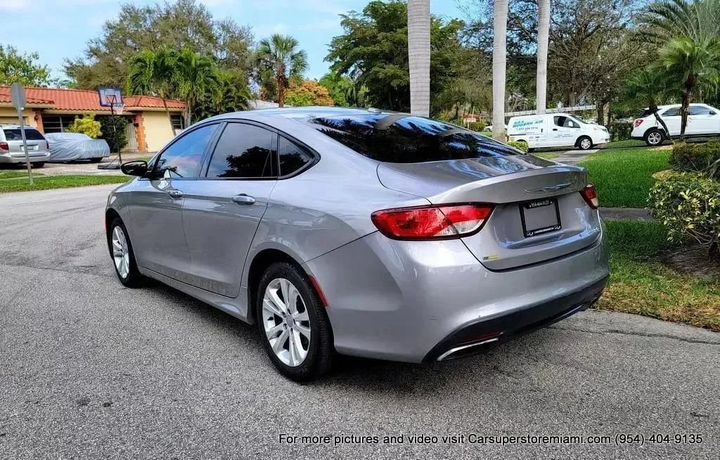 Used 2015 Chrysler 200 S FWD image 5