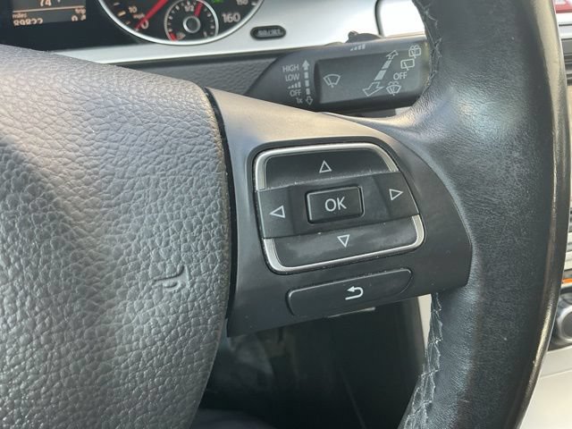 Used 2010 Volkswagen Passat Komfort FWD image 18