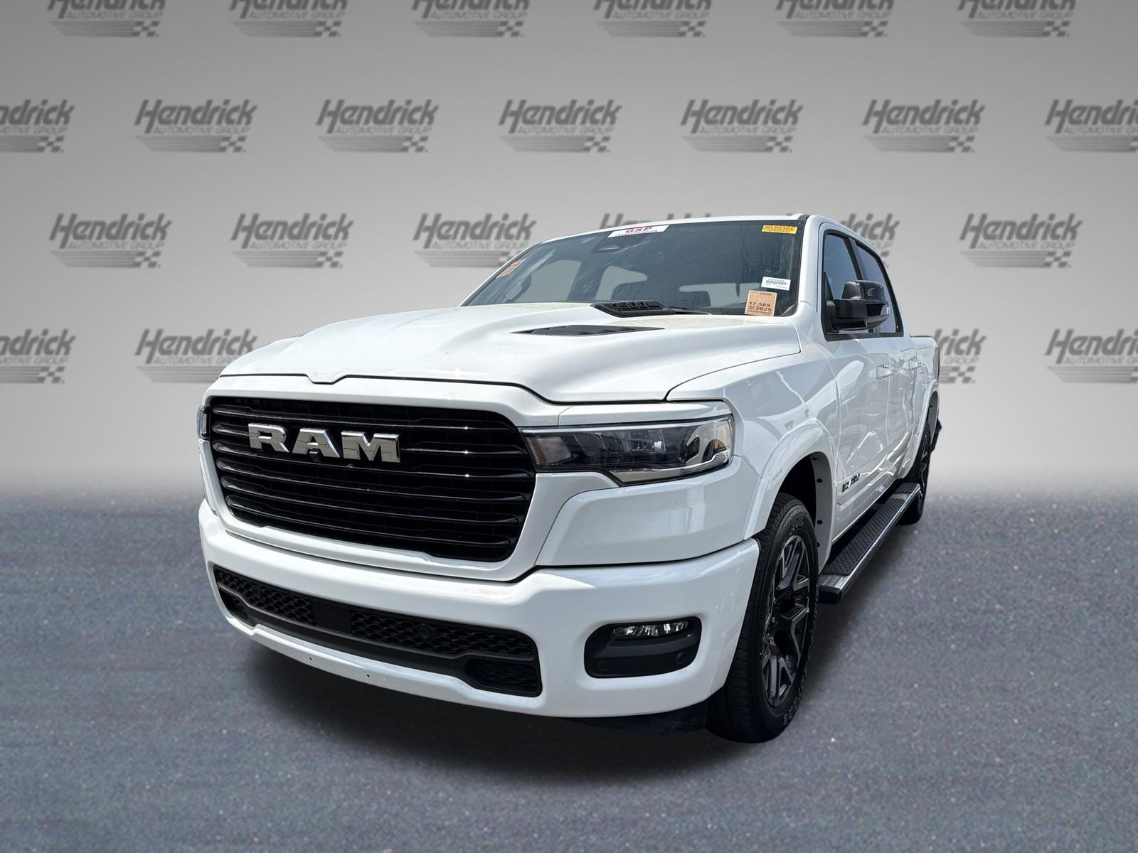 Used 2025 RAM 1500 Laramie w/ Sport Appearance Package AWD/4WD image 8