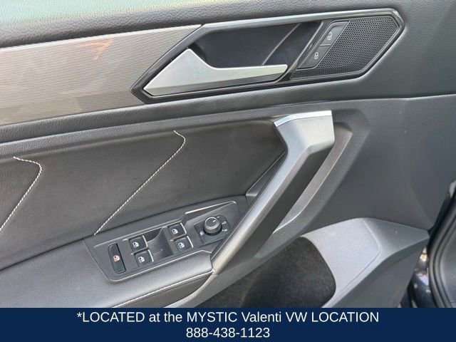 Certified 2022 Volkswagen Tiguan SE w/ Panoramic Sunroof Package AWD/4WD image 34