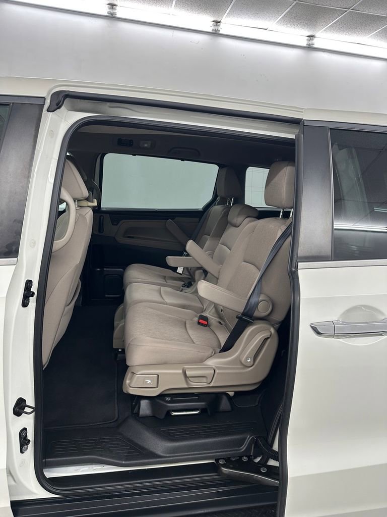 Used 2018 Honda Odyssey EX image 24