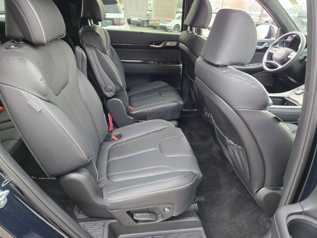 Used 2025 Hyundai Palisade Calligraphy image 11