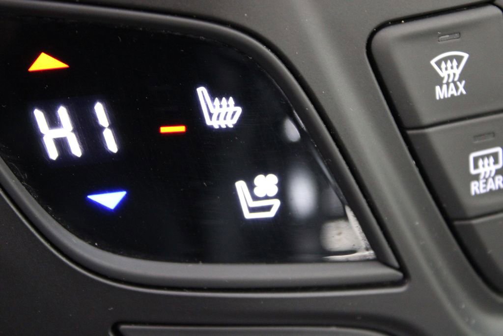 Used 2020 Buick Envision Premium w/ Driver Confidence Package image 44