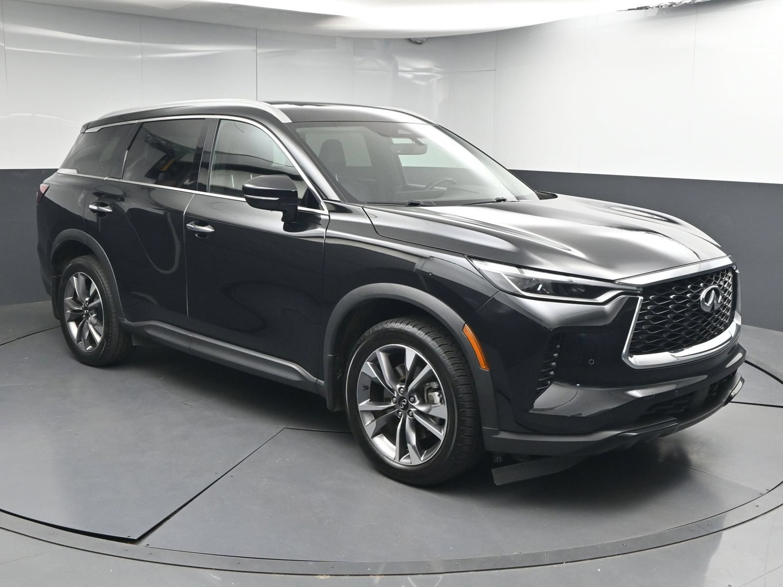 Used 2023 INFINITI QX60 Luxe w/ Cargo Package FWD image 1