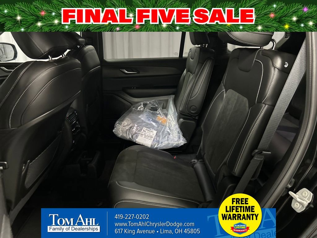 New 2025 Jeep Grand Cherokee L Laredo image 21