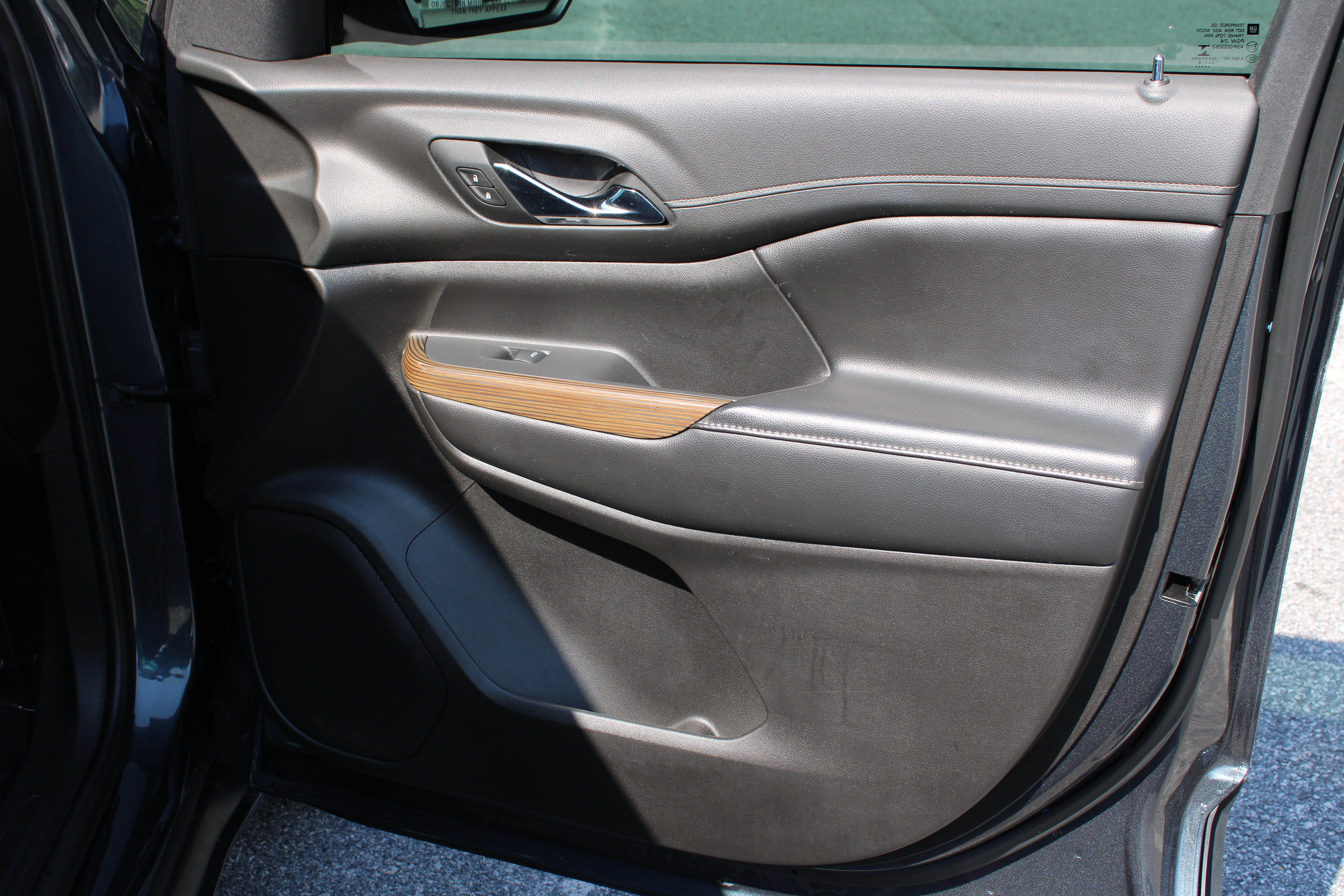 Used 2019 GMC Acadia SLE FWD image 18