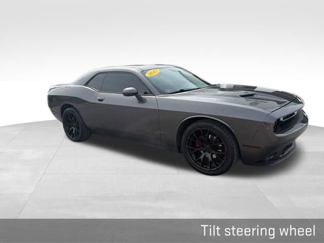 Used 2017 Dodge Challenger SXT image 19