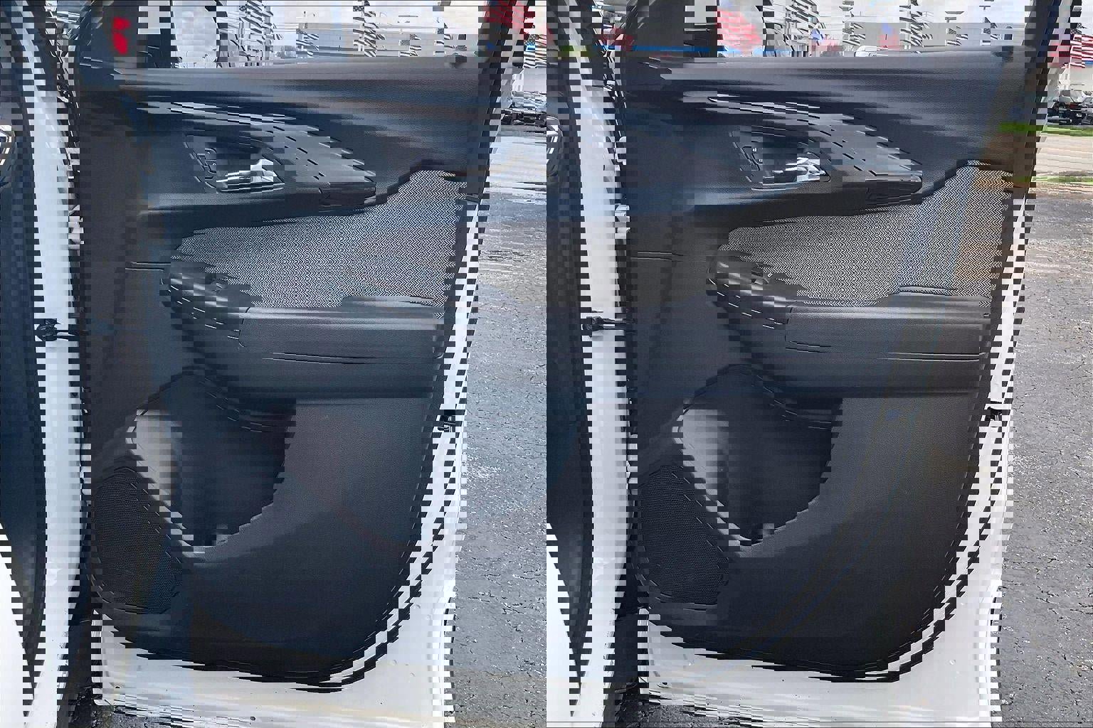 Used 2023 Chevrolet TrailBlazer LT FWD image 26