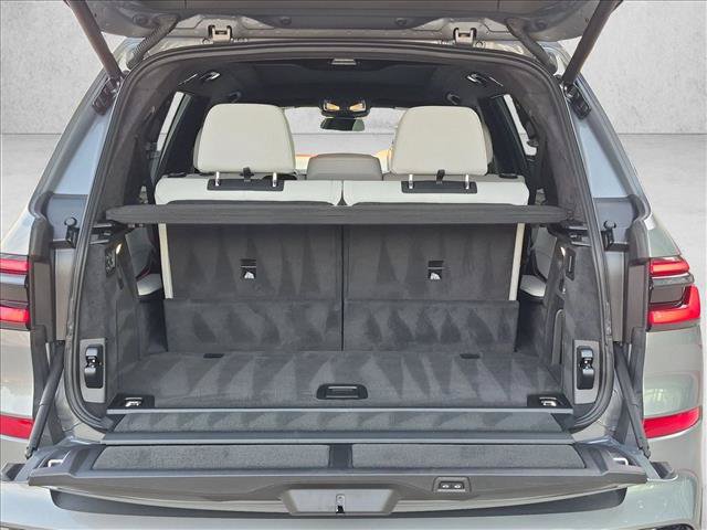 Certified 2026 BMW X7 xDrive40i w/ M Sport Package AWD/4WD image 6
