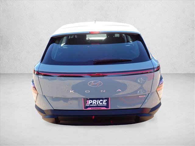 Used 2024 Hyundai Kona SE video 3