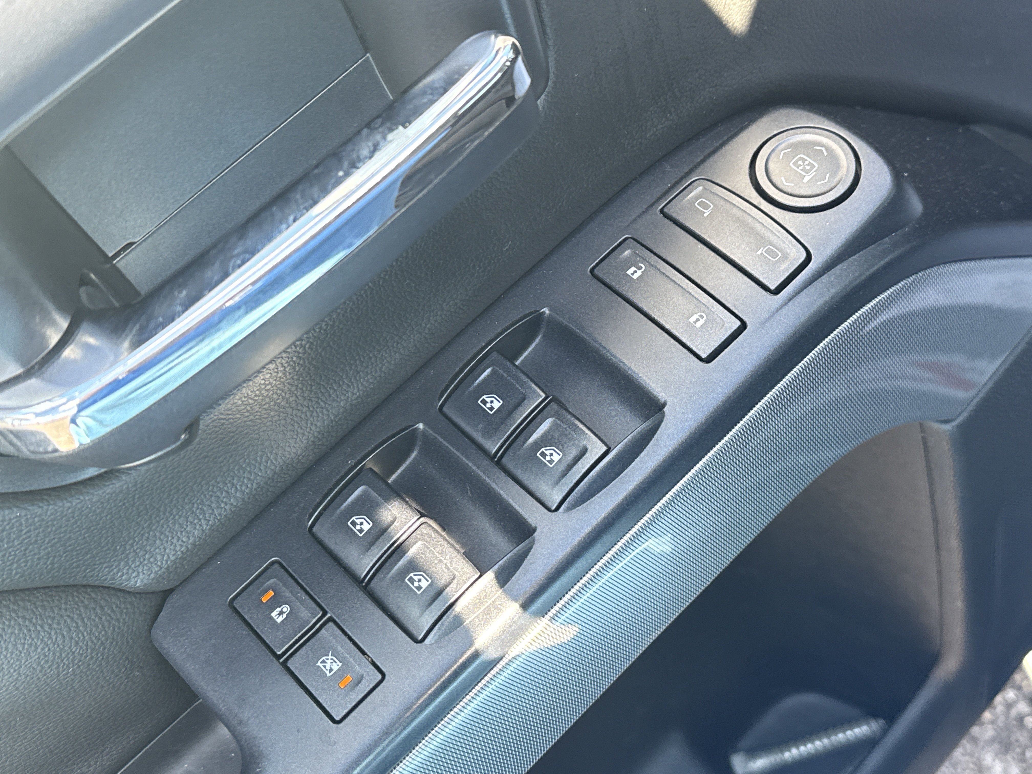 Used 2018 Chevrolet Silverado 1500 LT w/ All Star Edition AWD/4WD image 17