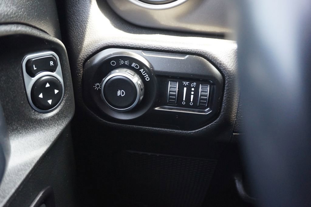 Used 2018 Jeep Wrangler Unlimited Sport S image 41