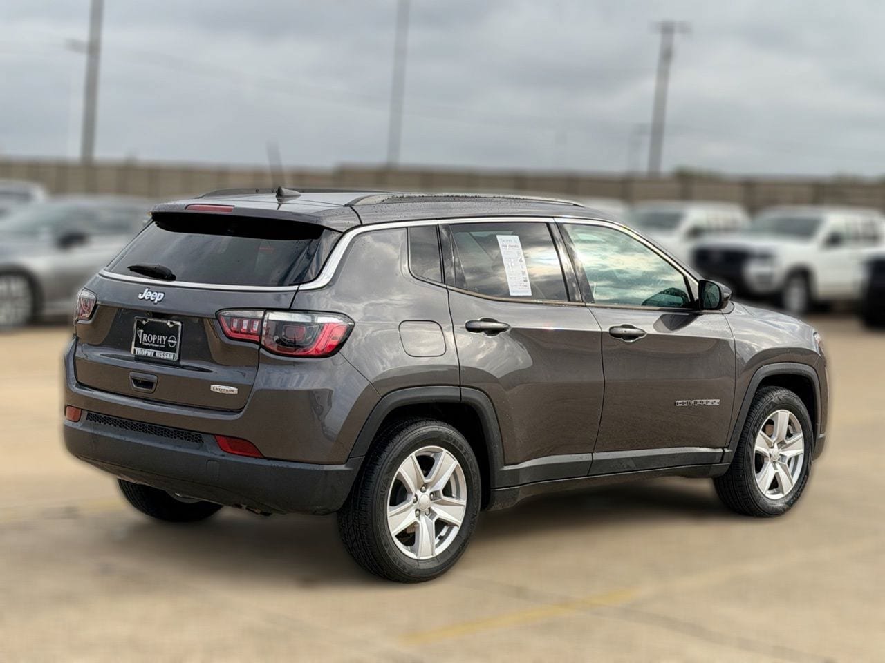 Used 2022 Jeep Compass Latitude w/ Sun and Sound Group FWD image 8