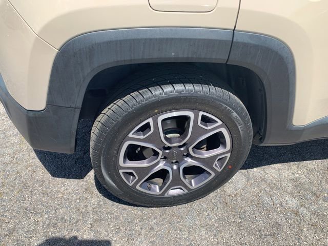 Used 2016 Jeep Renegade Limited AWD/4WD image 36