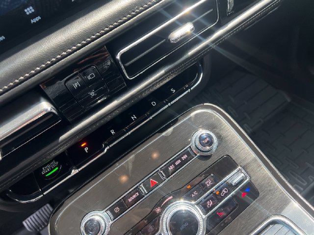 Certified 2023 Lincoln Nautilus AWD image 25