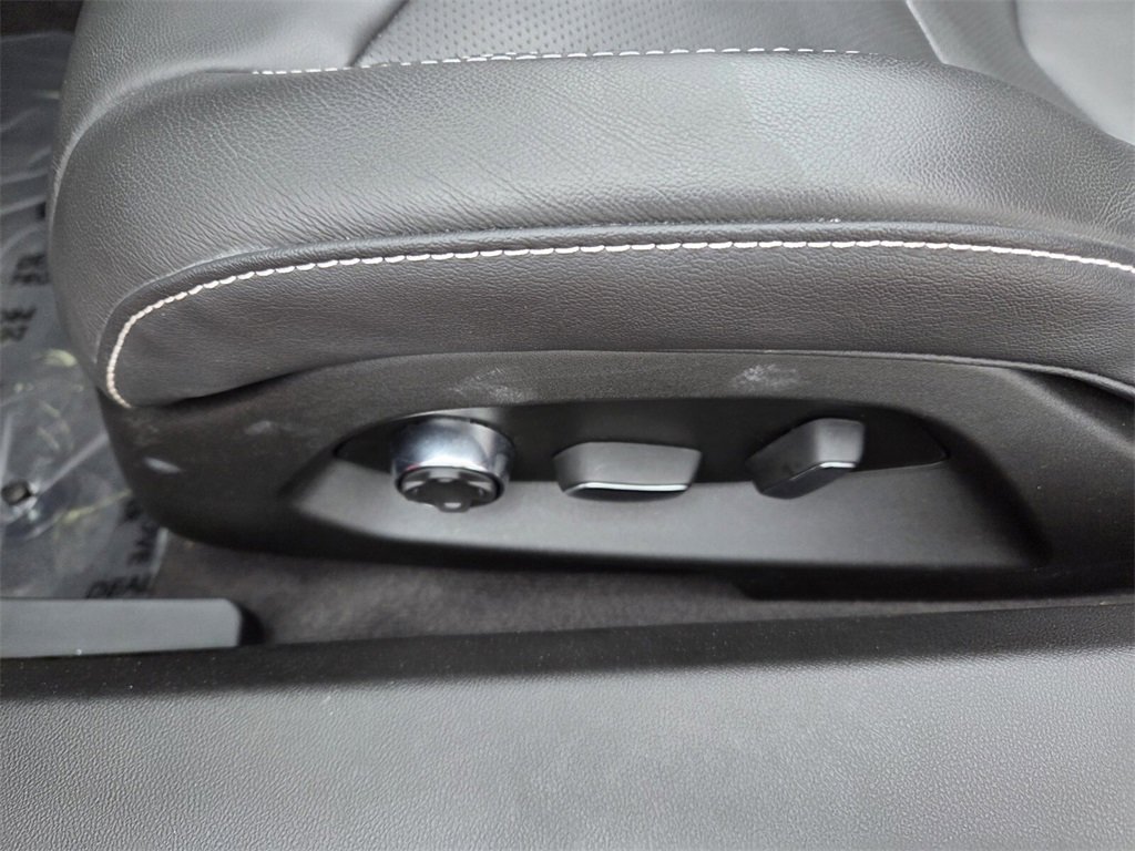 Used 2026 Chevrolet Corvette E-Ray w/ Stealth Interior Trim Package image 6