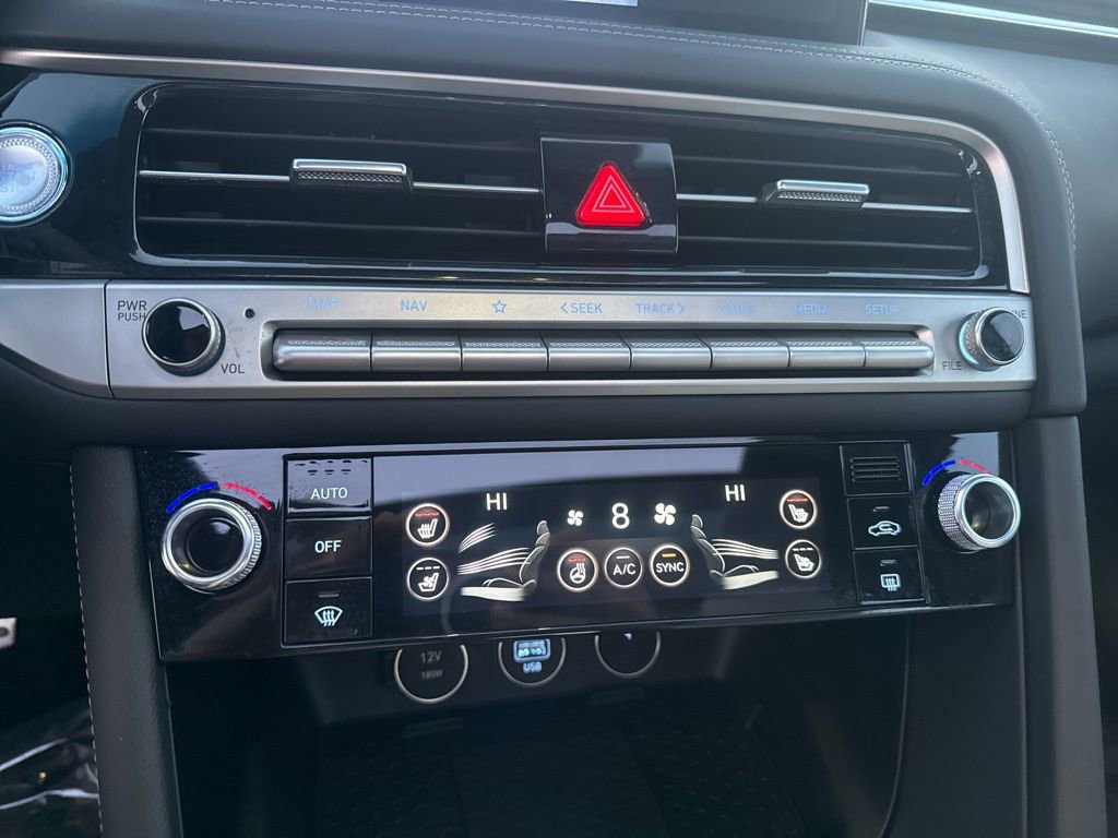 Used 2025 Genesis G70 2.5T w/ Sport Prestige Package image 21