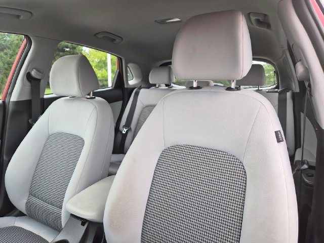 Used 2022 Hyundai Kona SE AWD/4WD image 15