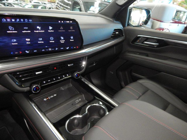 Used 2025 Chevrolet Suburban RST w/ Comfort Package image 22