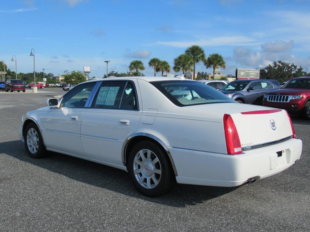 Used 2009 Cadillac DTS FWD image 4