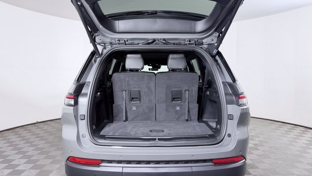 New 2027 Jeep Grand Cherokee L Limited AWD/4WD image 9
