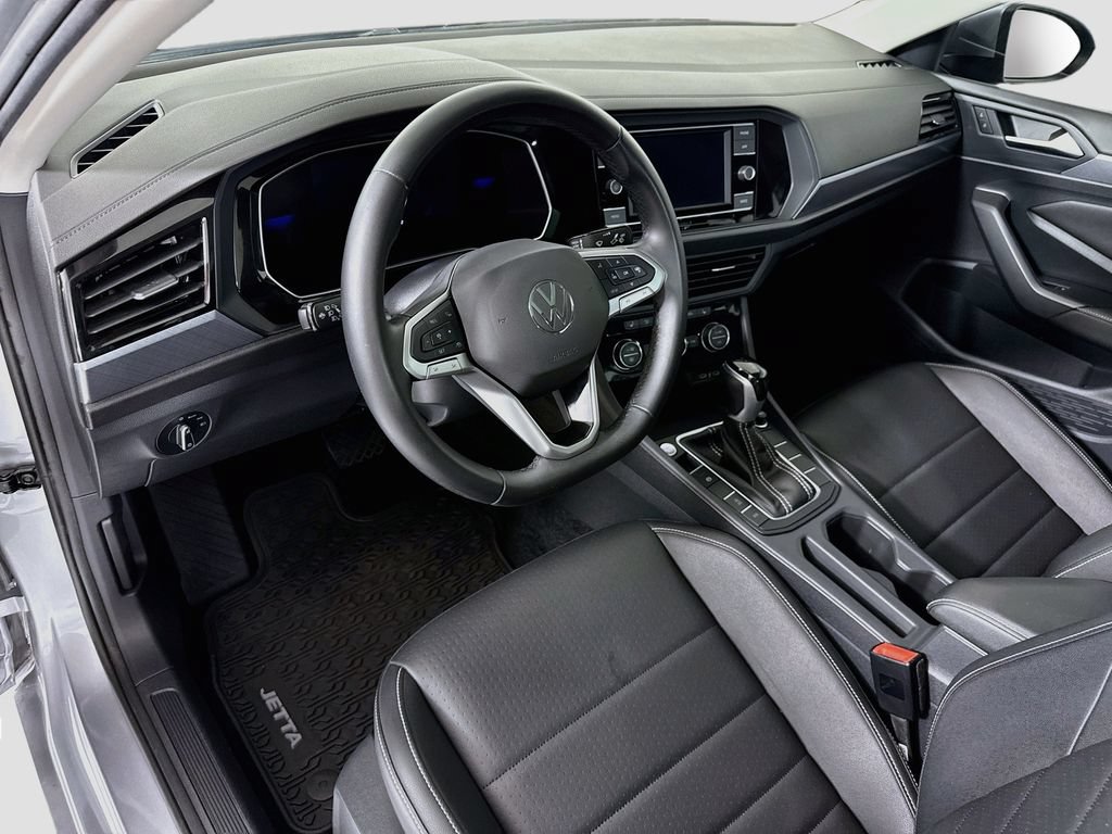 Used 2024 Volkswagen Jetta SE w/ Panoramic Sunroof Package FWD image 9