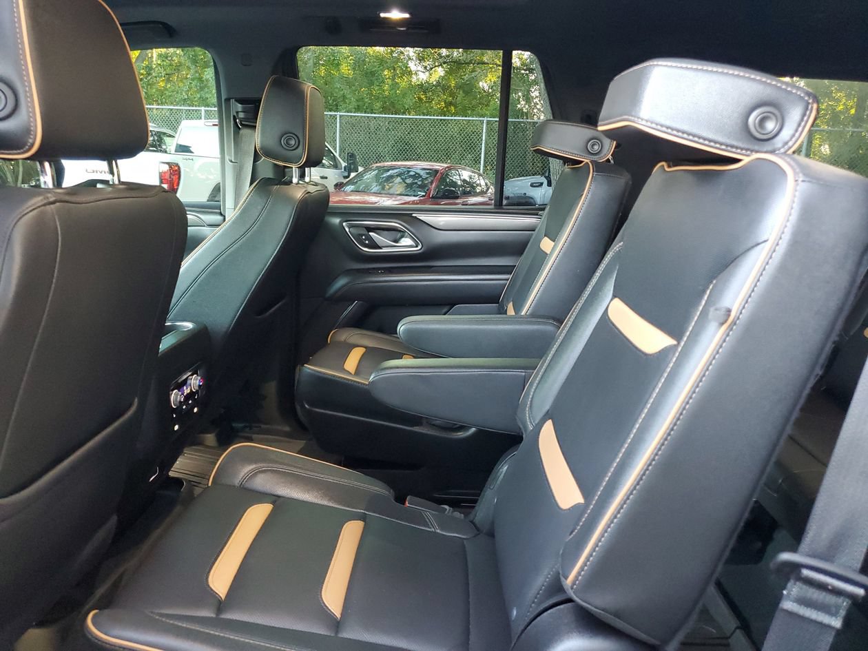 Used 2024 GMC Yukon AT4 w/ AT4 Premium Package AWD/4WD image 10