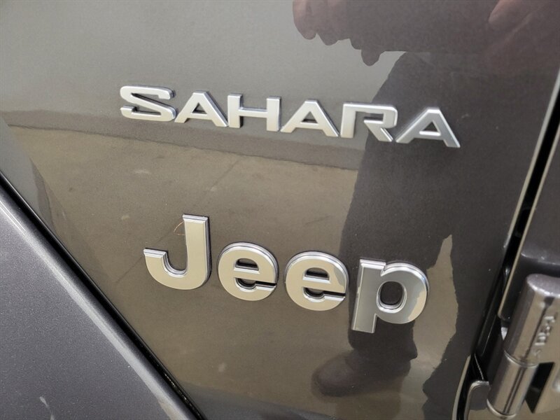 Used 2022 Jeep Wrangler Unlimited Sahara w/ Cold Weather Group AWD/4WD image 29