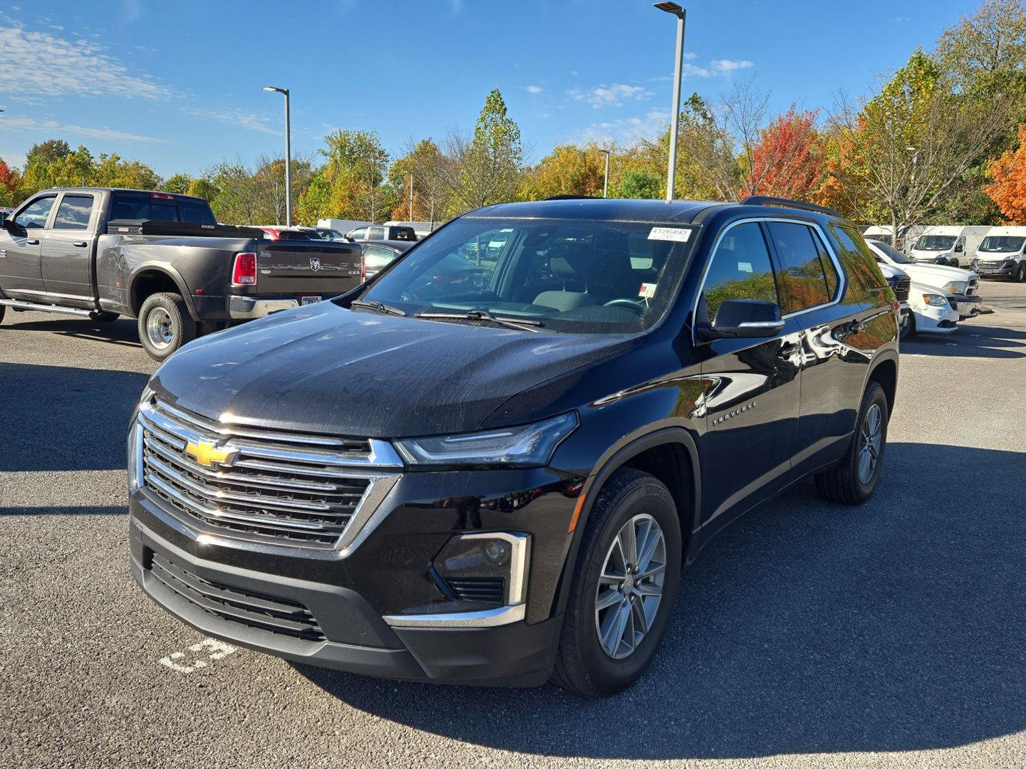 Used 2023 Chevrolet Traverse LT FWD image 3