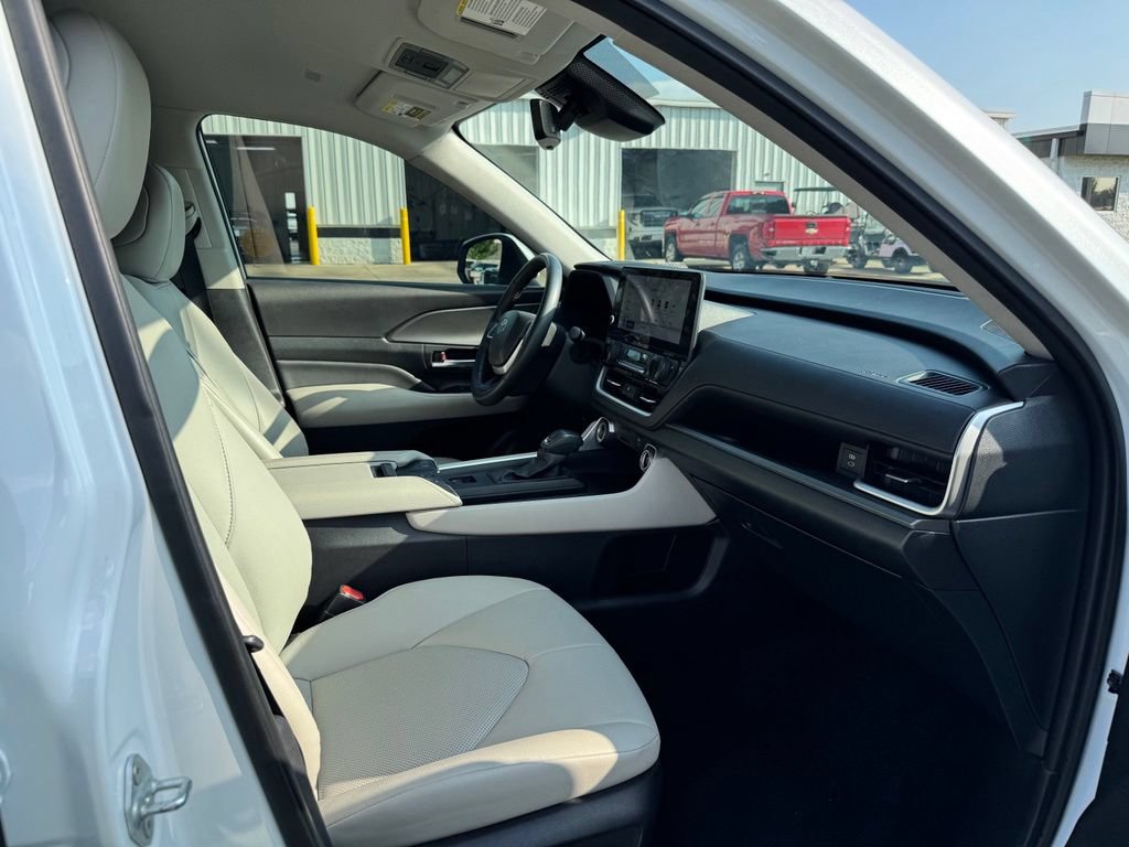 Used 2024 Toyota Grand Highlander FWD image 15