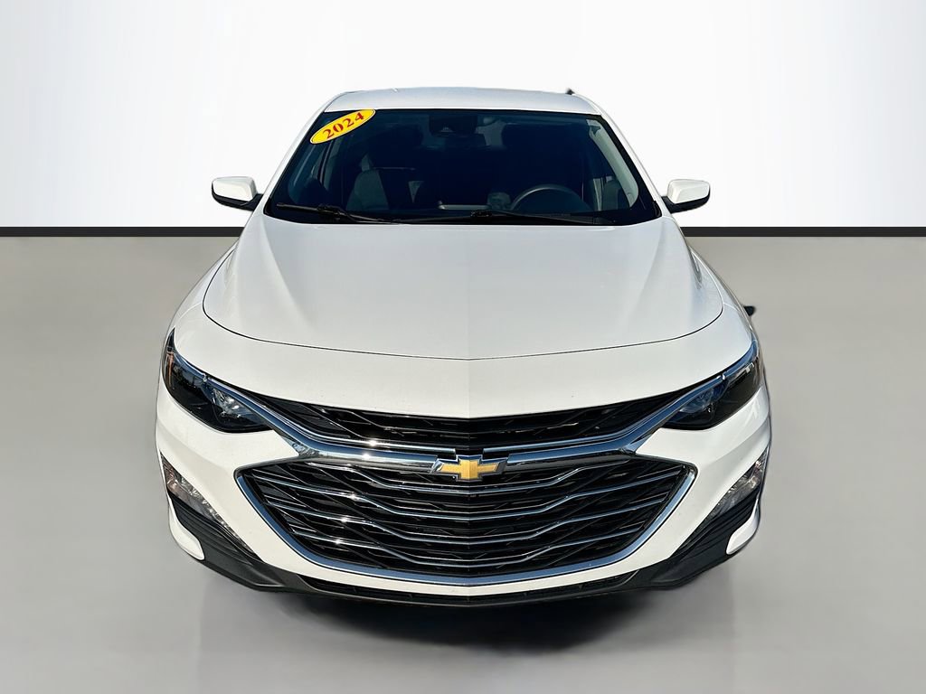 Used 2024 Chevrolet Malibu LT image 2