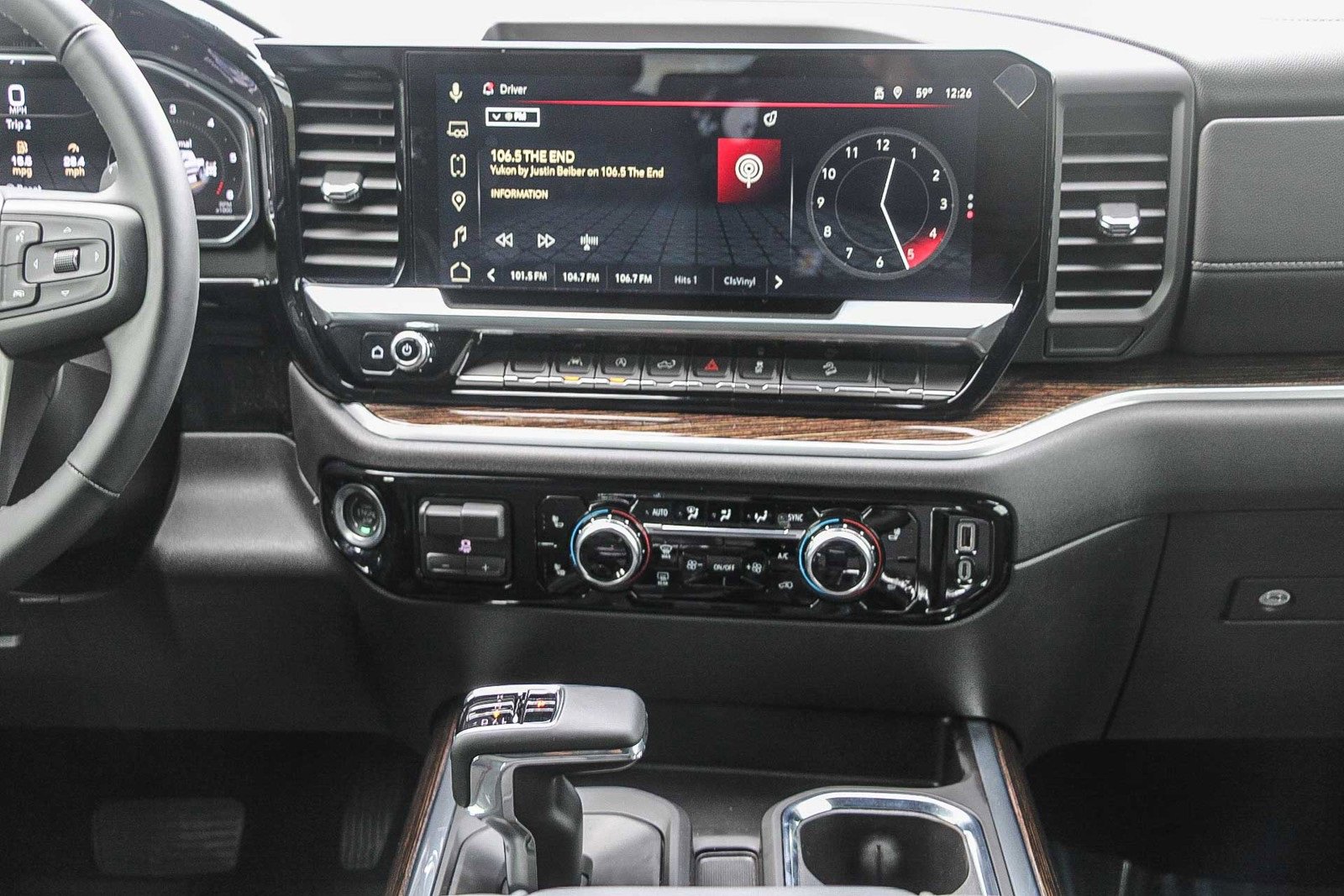 Used 2025 GMC Sierra 1500 Elevation w/ Preferred Package image 13