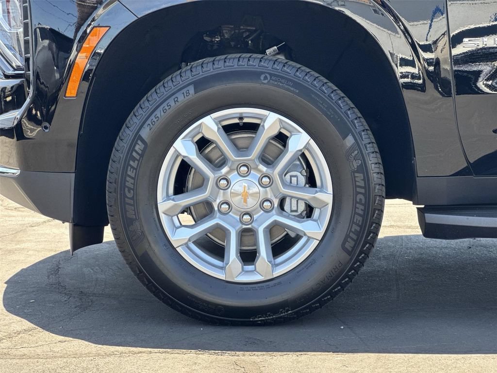 New 2026 Chevrolet Suburban LS RWD image 35